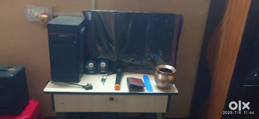 Full desktop set up