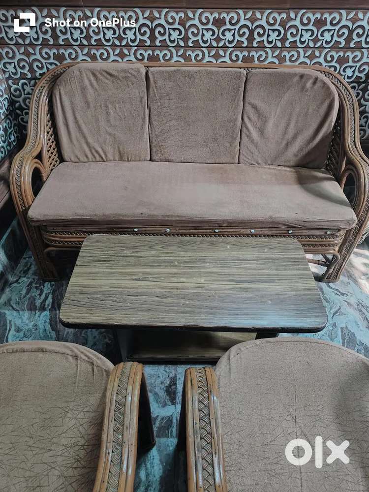 Baith Sofa Set with Table