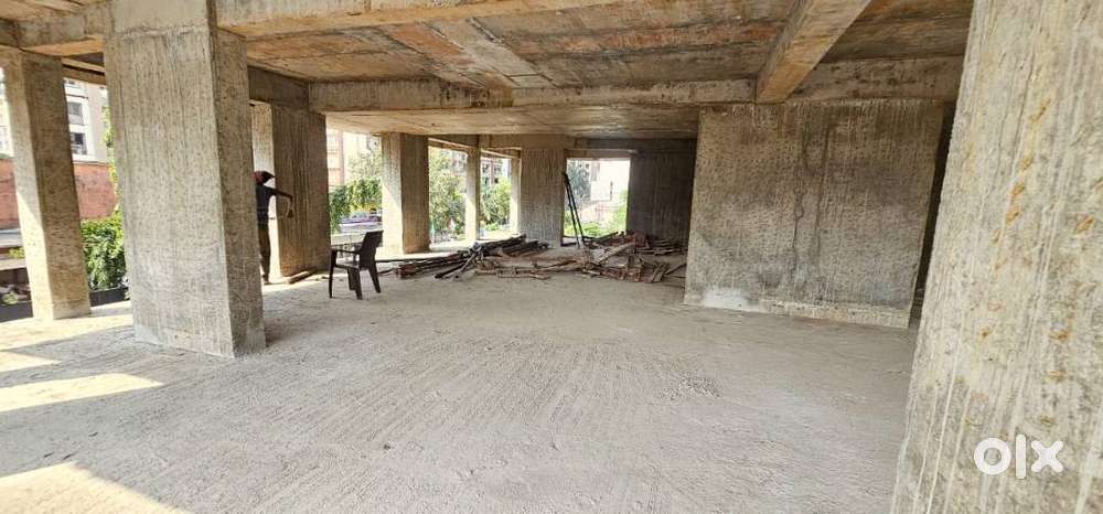 Commercial space on 1st floor for sale in Hatkesh Heights phase 2447