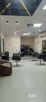 Ready to move fully furnished salon