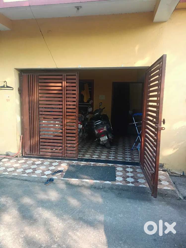 Available house and running shop near Ganganagar sabji market bhanpuri