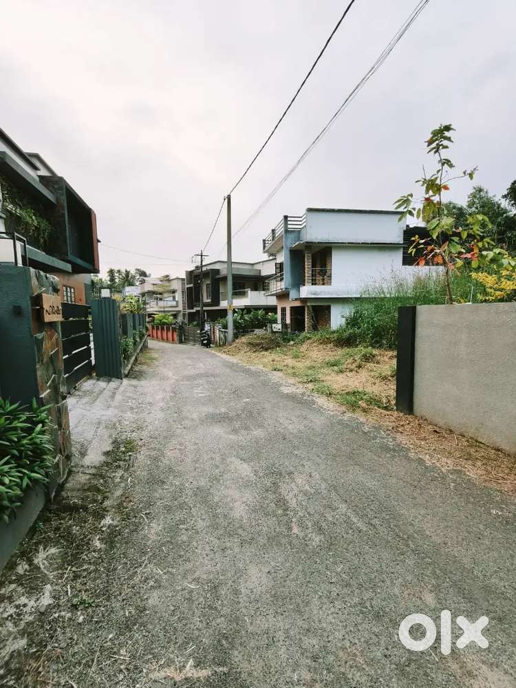 തൃപ്പൂണിത്തുറ മുളംതുരുത്തിയിൽ 5 സെന്റ്