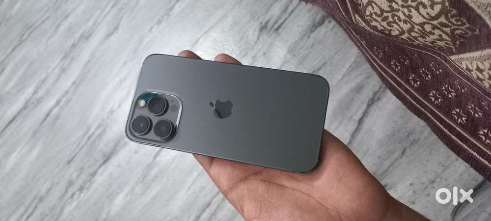 iphone 13 pro 128 gb 100 % battery health brand new condition.