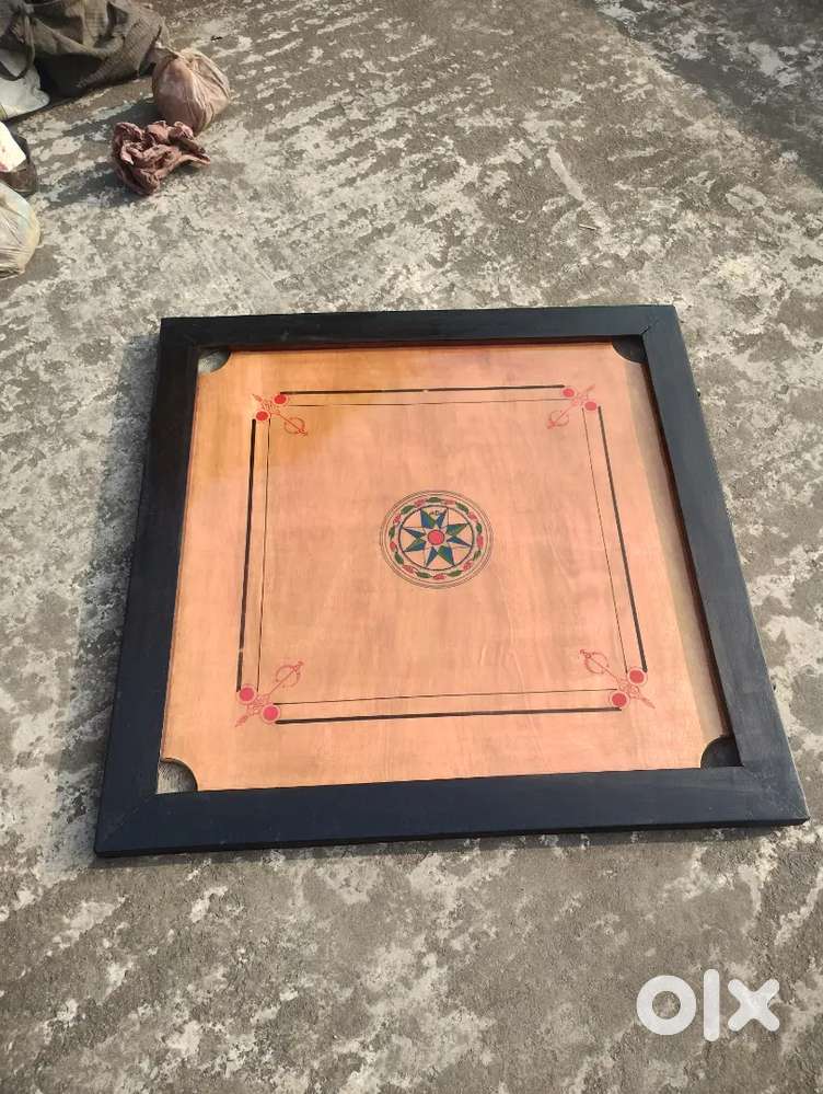 CARROM BOARD
