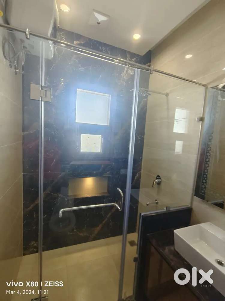 3bhk semifurnisd house floor available for rent sector 79