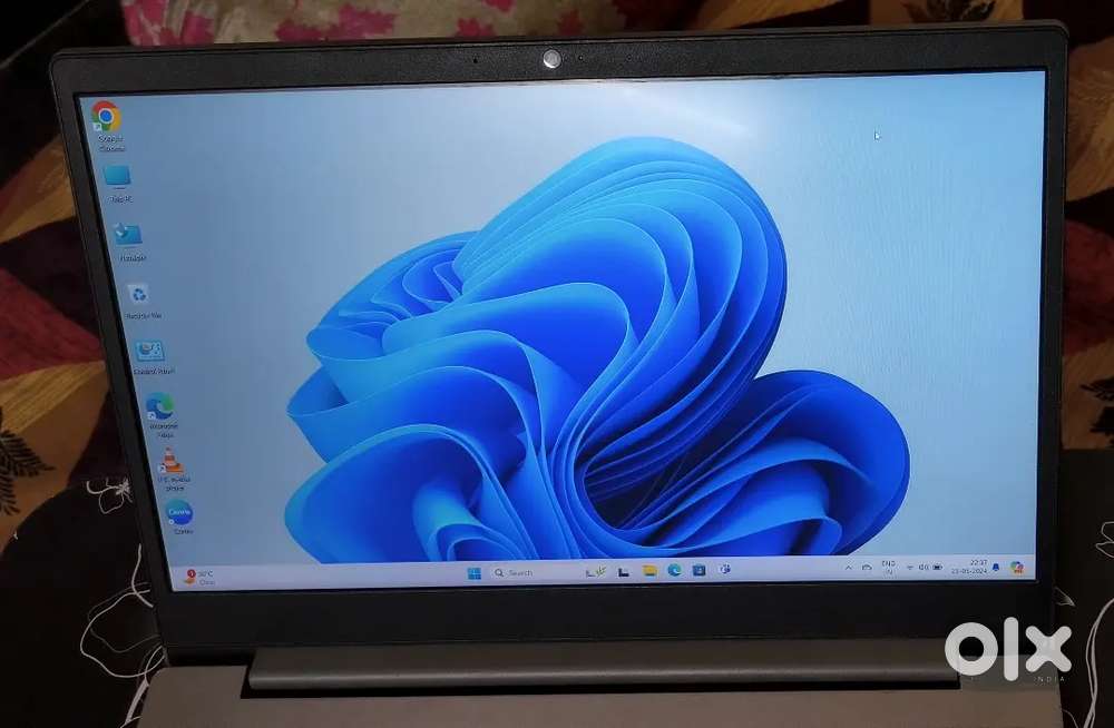 Lenovo Ideapad 15.6inch with Ryzen3, 8GB ram 1TB HDD & Windows 10 pro