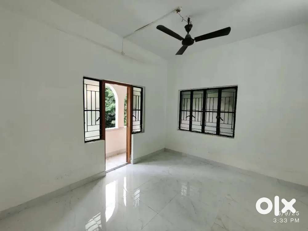 750SQFT 2NDFLOOR OFFICE SPACE RENT 30000 AT PERAMBUR ON MAINROAD