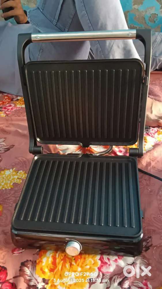 Griller sandwich garam karne wala