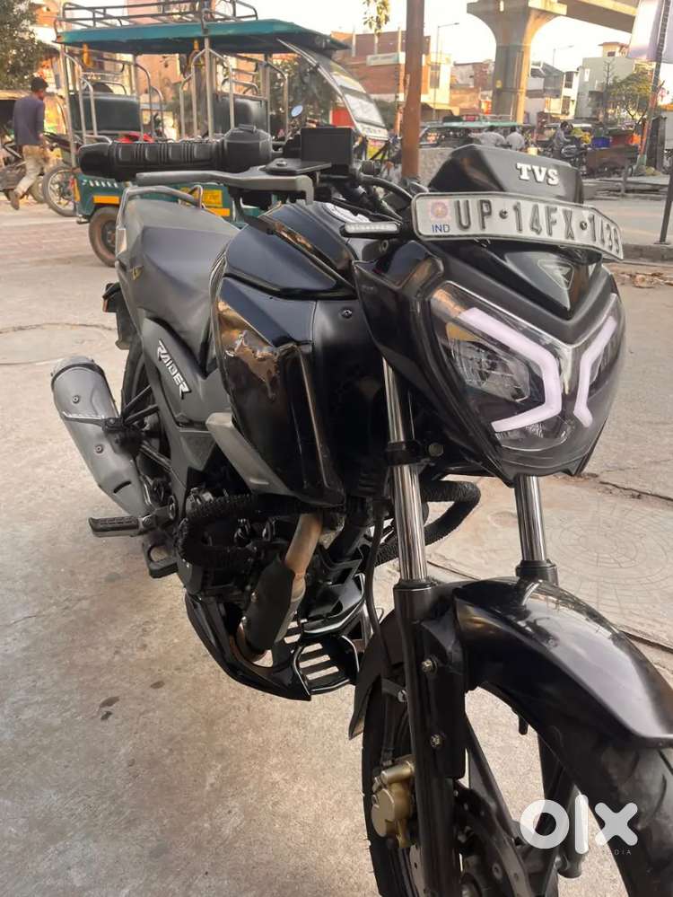 Raider 125 Black colour