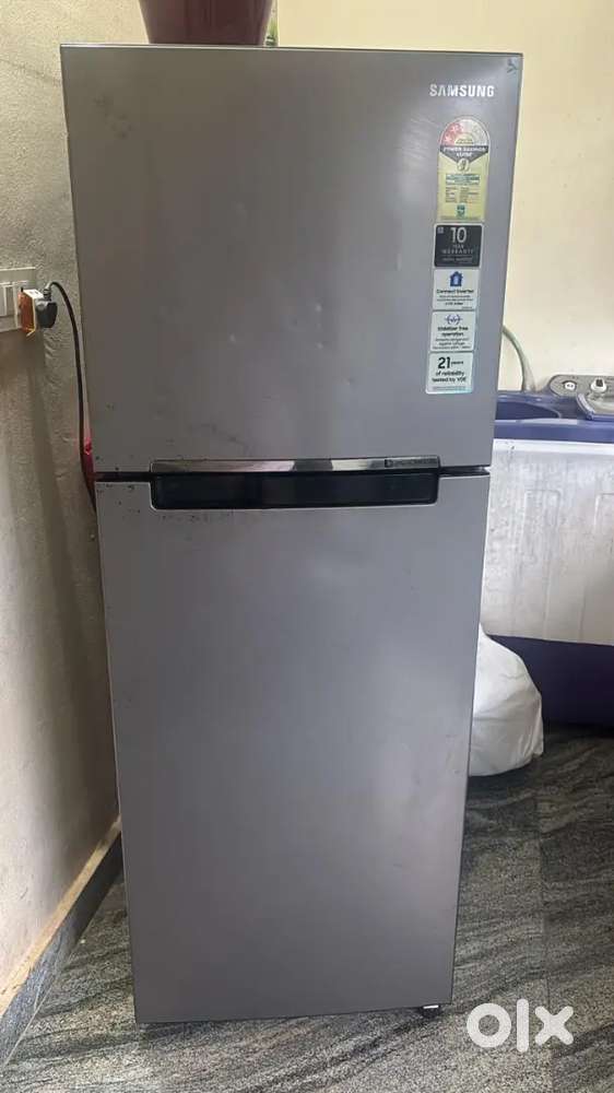 SAMSUNG REFRIGERATOR