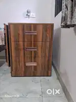 Folding table