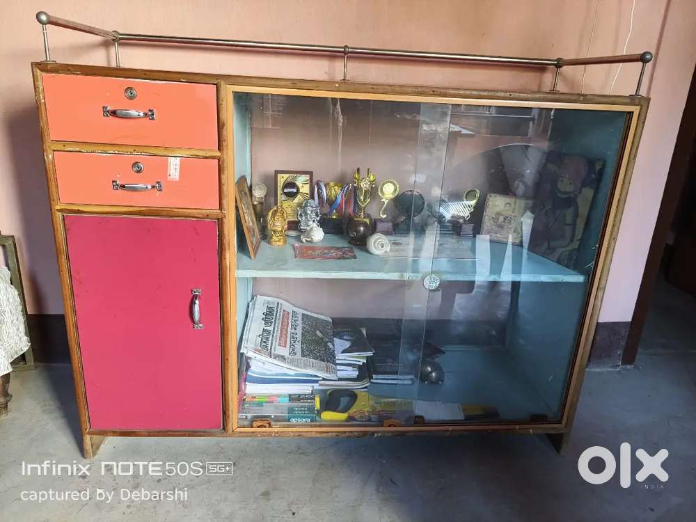 New Wooden showcase , no any damage  , value for money