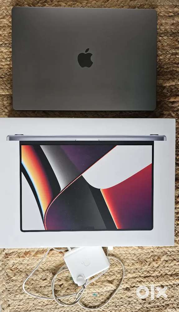 Macbook pro 16 inch M1 chip 32/500gb