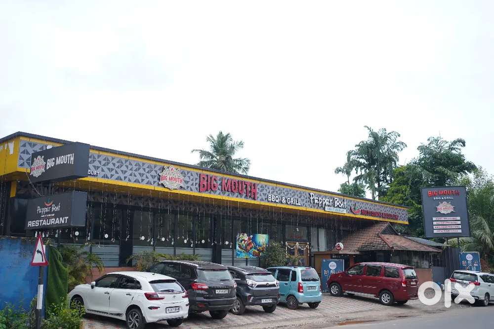 Female and male receptionist cum cashier