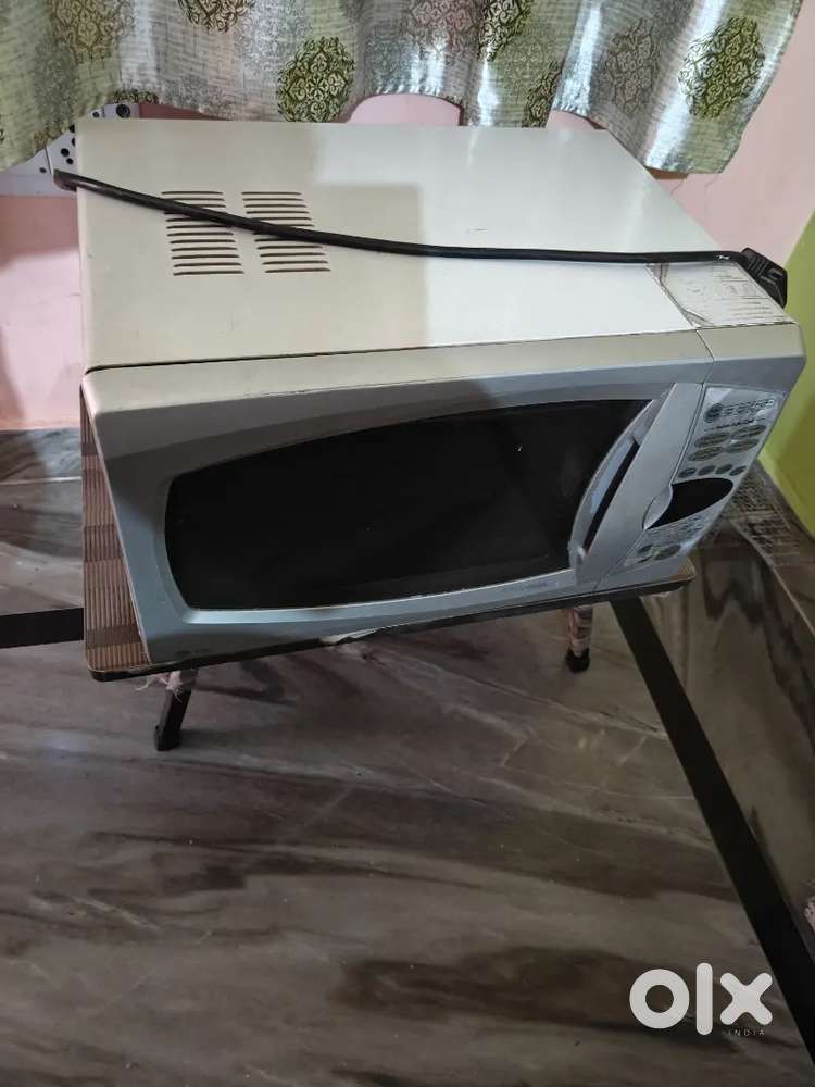LG oven in good condition