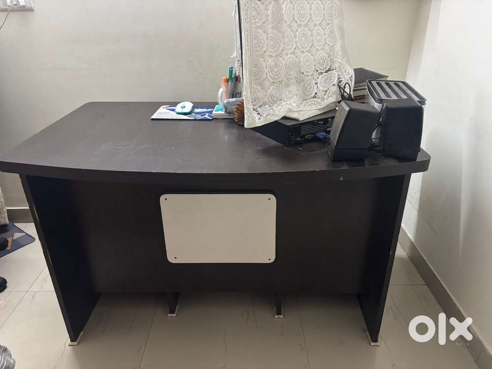 Office cum wooden desk top table