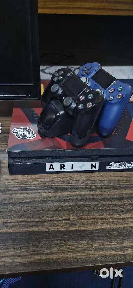 PLAYSTATION 4 SLIM 1 TB.