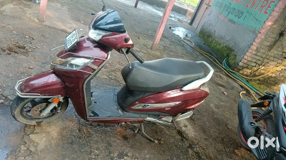 Red colour Honda Activa 125