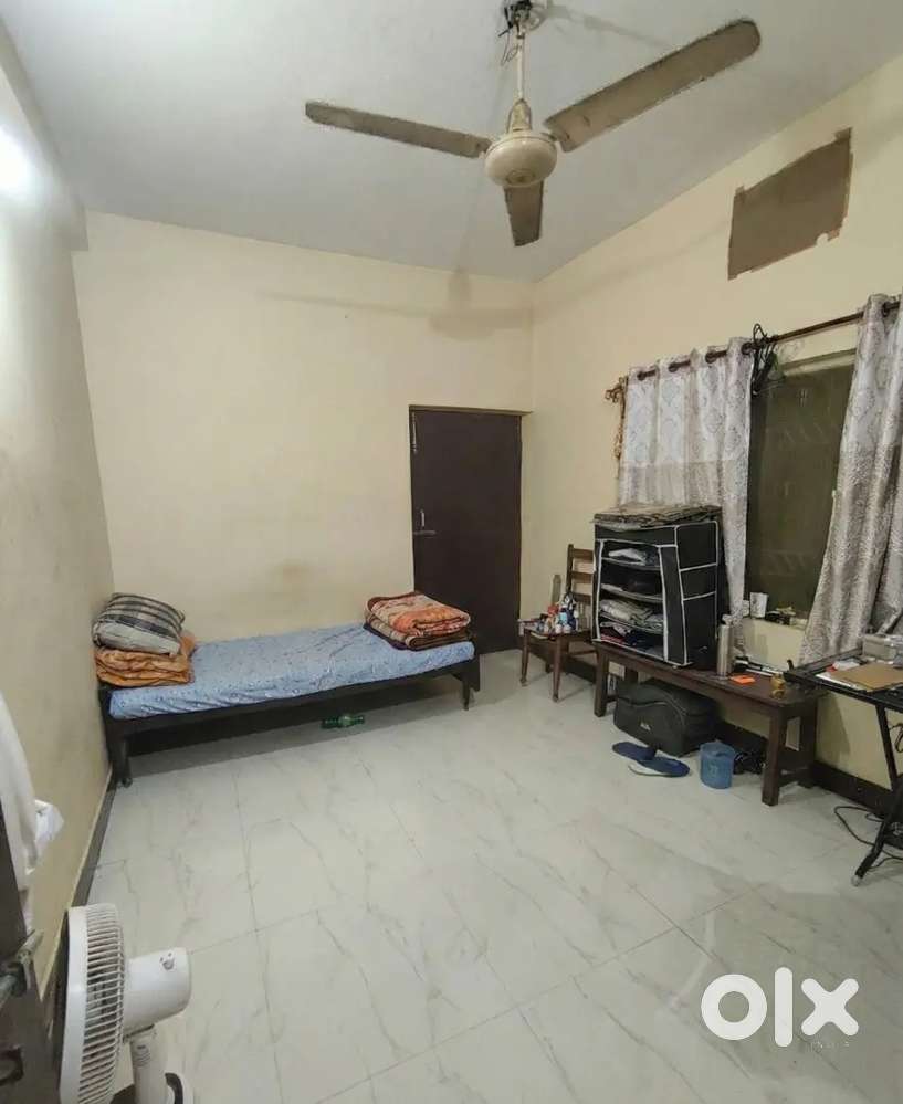 1 Room Available in 3BHK, 900m to KIIT, Arya Palli