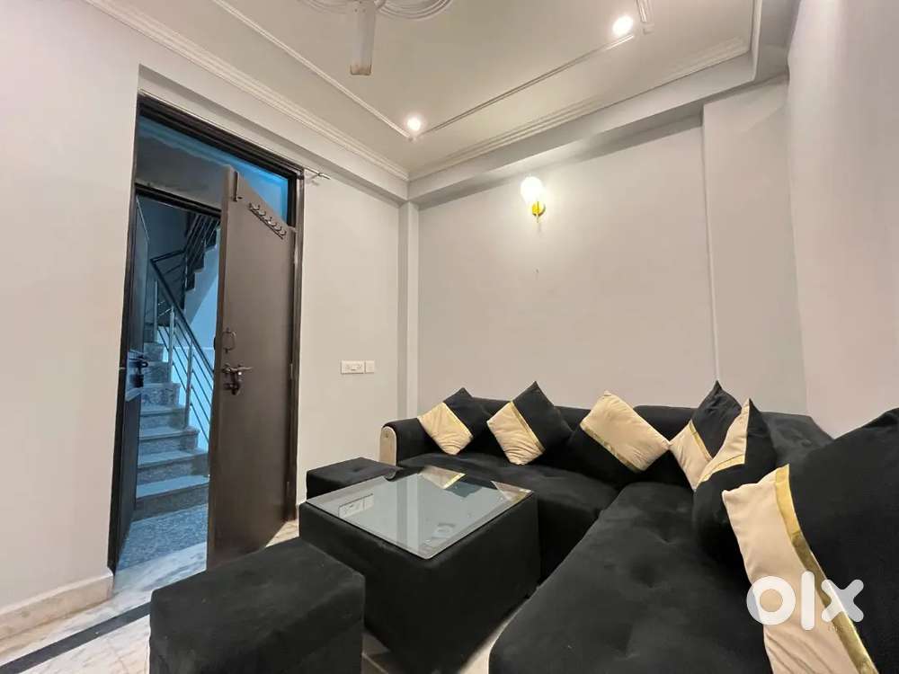 2bhk builder floor in saket