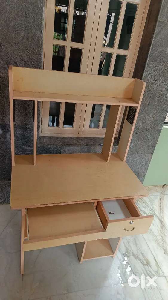 WORK STUDY COMPUTER TABLE