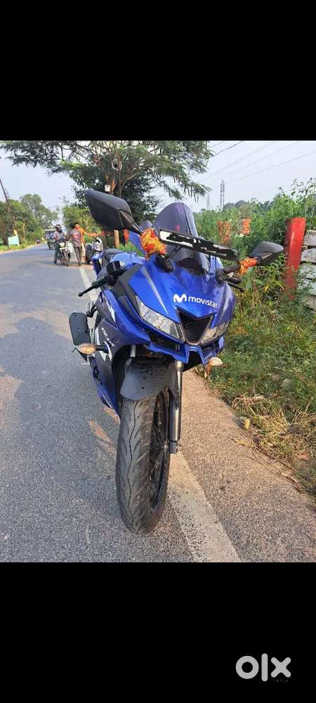 New R15 v3 bike in better condition