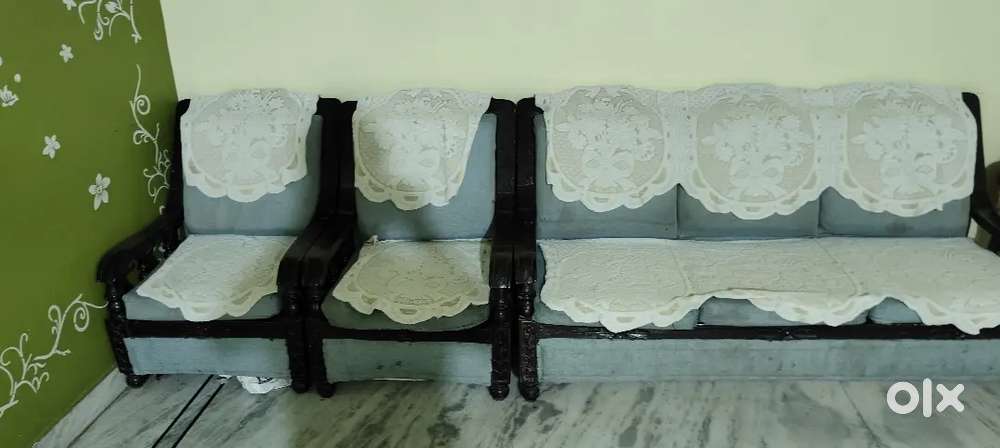 Old sofa set