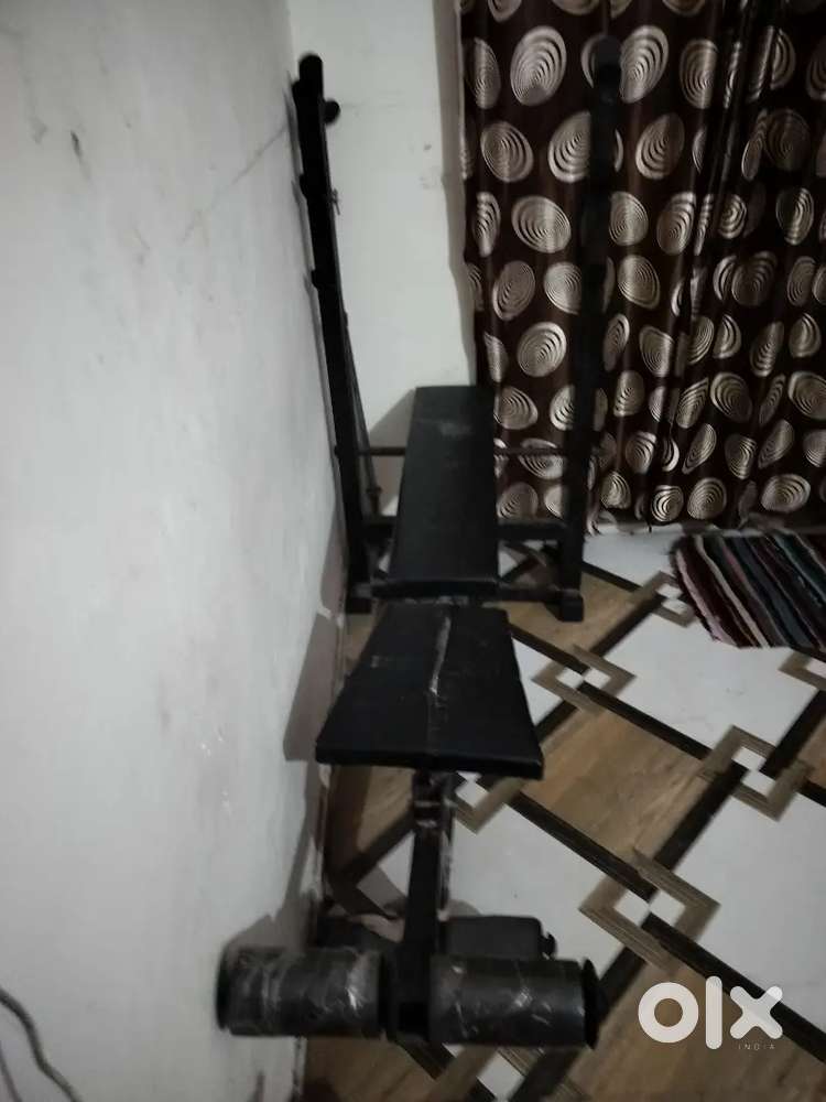 Gym bench press table