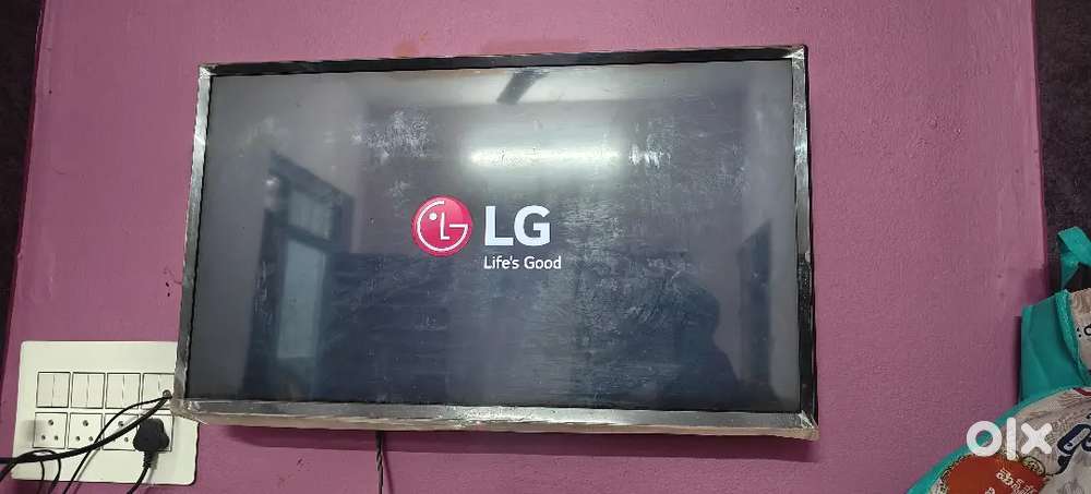 LG TV 32 INCHES