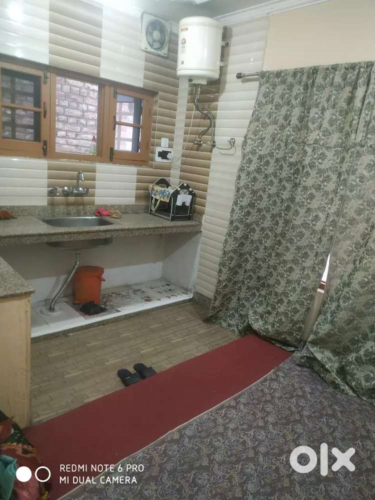 Room for rent only for females or siblings