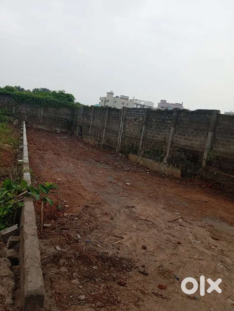 300 SQ Yards Plot for Sale, VL Puram Main Road, YAMAHA Showroom Street