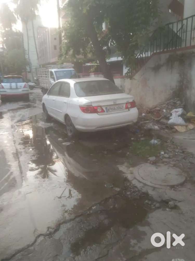 We buy all scrap car n valid expired cars unused  cars accident cars