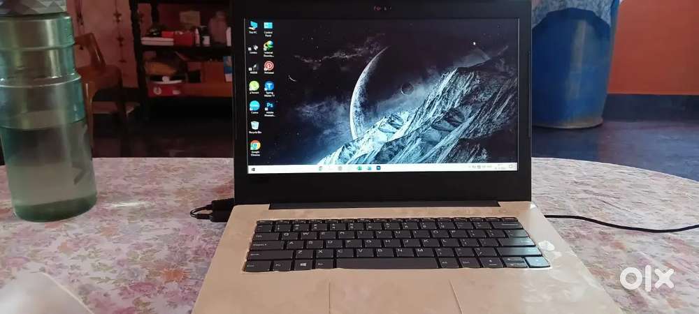 Lenovo ryzen 3 2200u laptop good condition never repaired