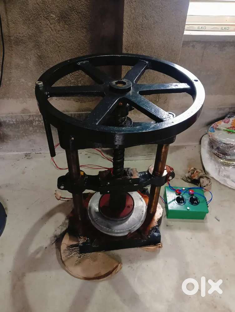 Brand new paper plate machine just in 32999