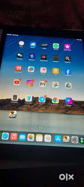 I WANT TO SELL MY I PAD IF ANYONE WANT THAN DM ME
