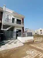 100 gaj kothi available