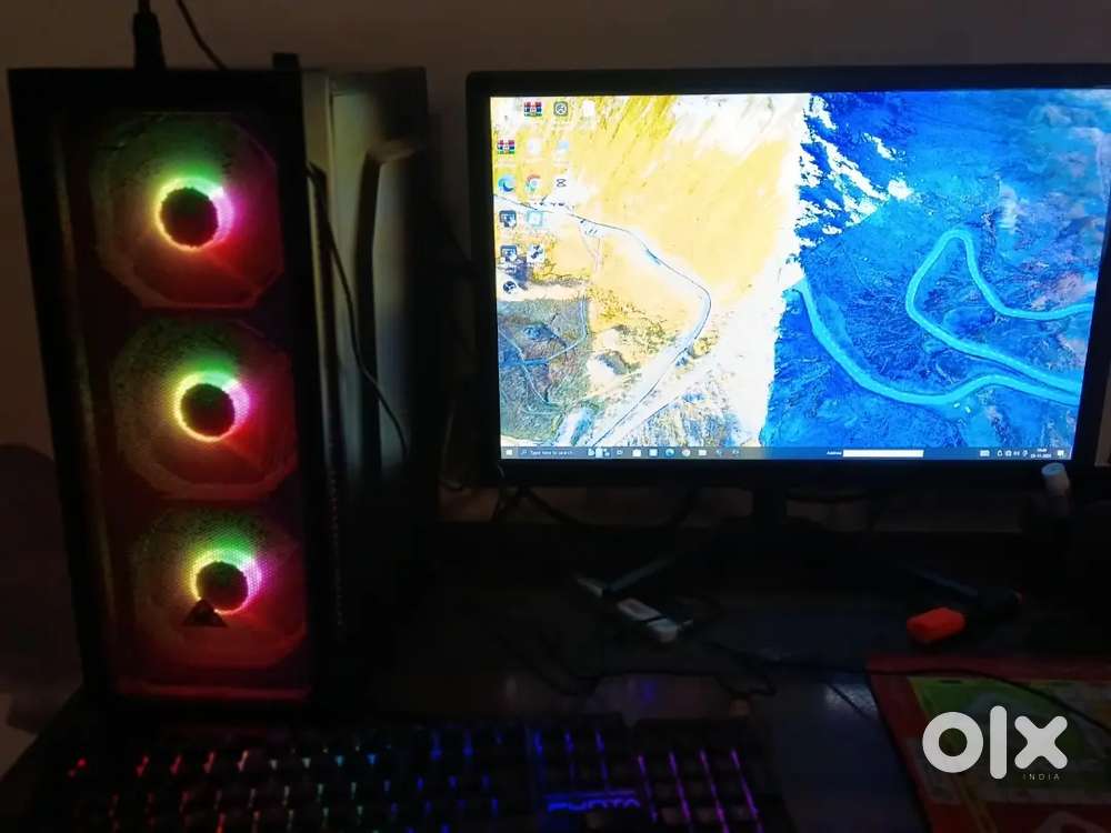 Gaming PC and monitor keyboard