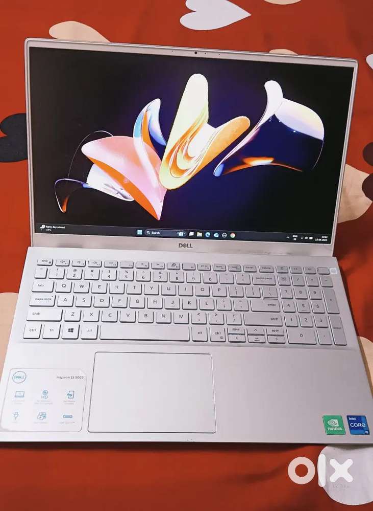 Dell Inspiron 5502 8 gb ram Intel i5 11th gen  2gb nvidia mx350