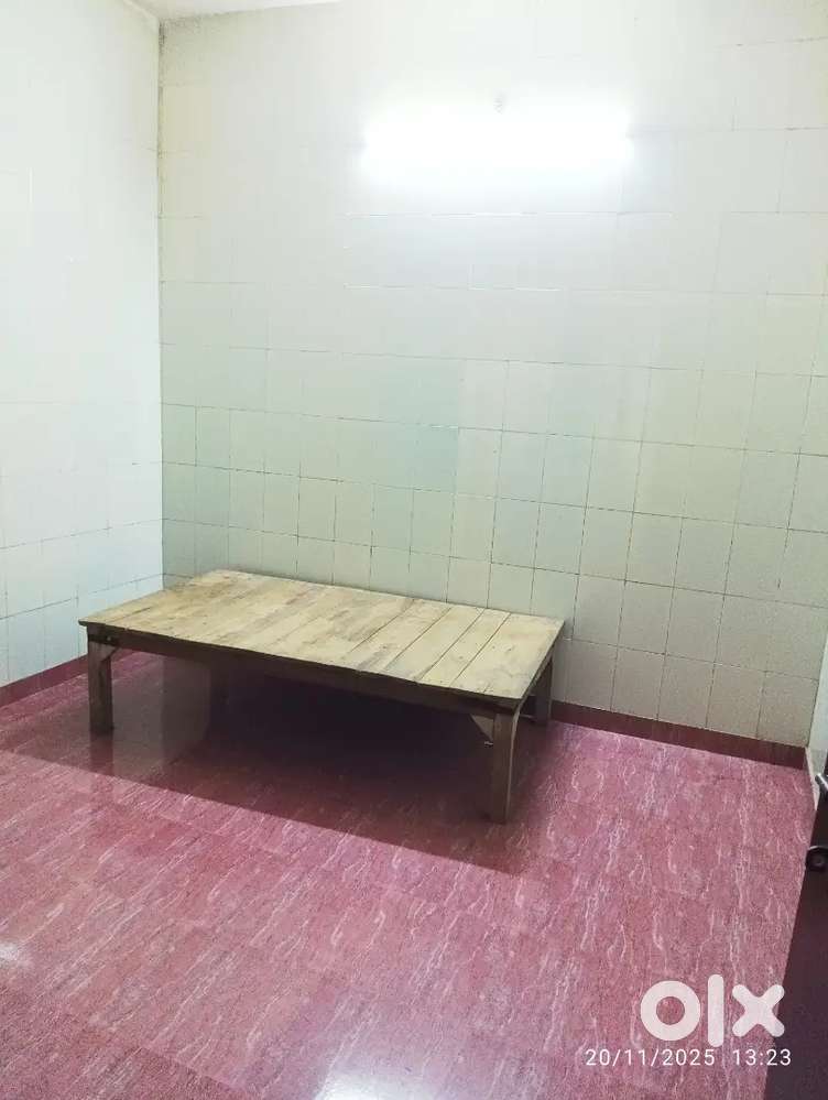 1-room set independent in aliganj