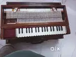 Scale changing harmonium