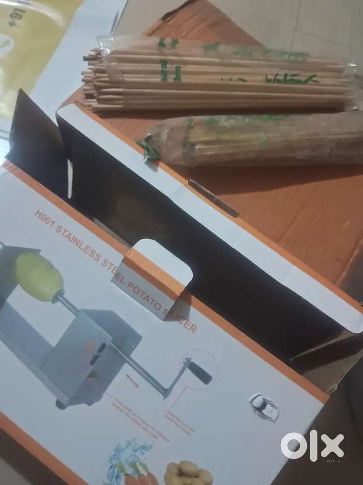 Spiral patato macking machine with stick. New