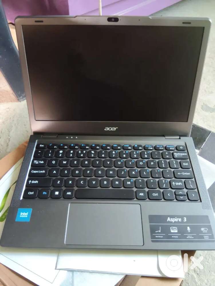 Aspire 3 8Gb 512 gb 11.6 in windows i3