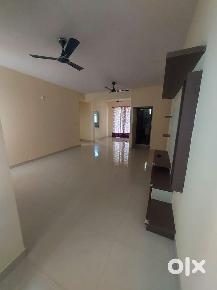 2BHK semi-furnished flat on the devarachikannahalli main road