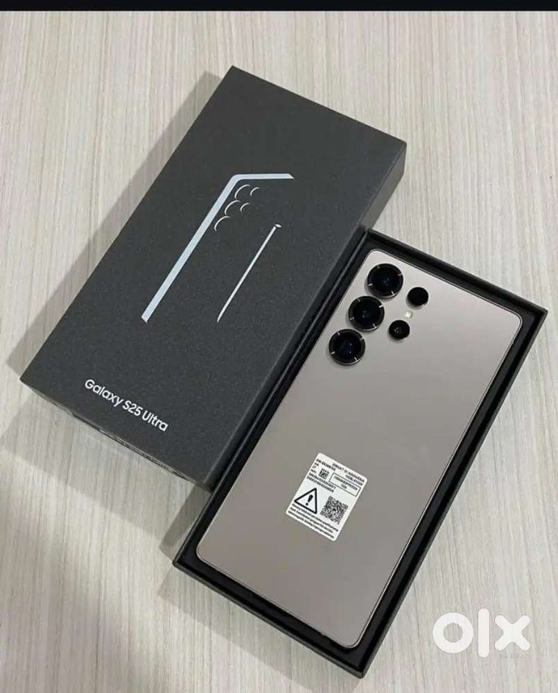 Selling my 6 month old Samsung s25ultra grey colour need urgent money