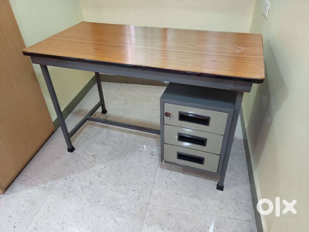 Office Table (Mayur make)
