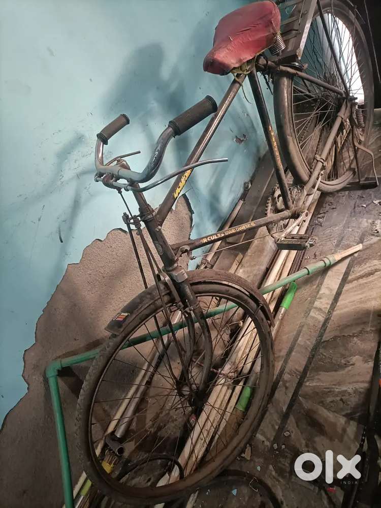Cycle urgently sale krni hai...near by dwarka wale hi contact kare