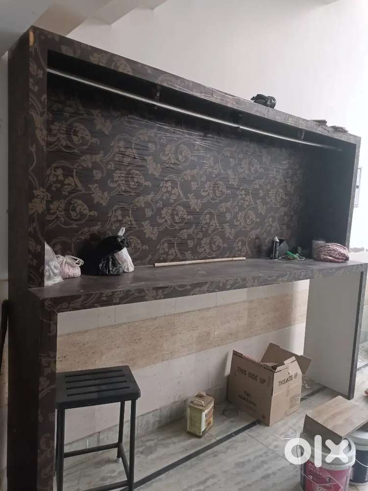 Clothes holding cupboard