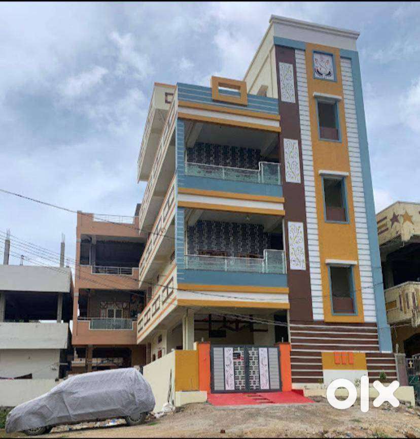 Comfortable 2BHK Flat in Safe Neighborhood – Near Schools & Markets.