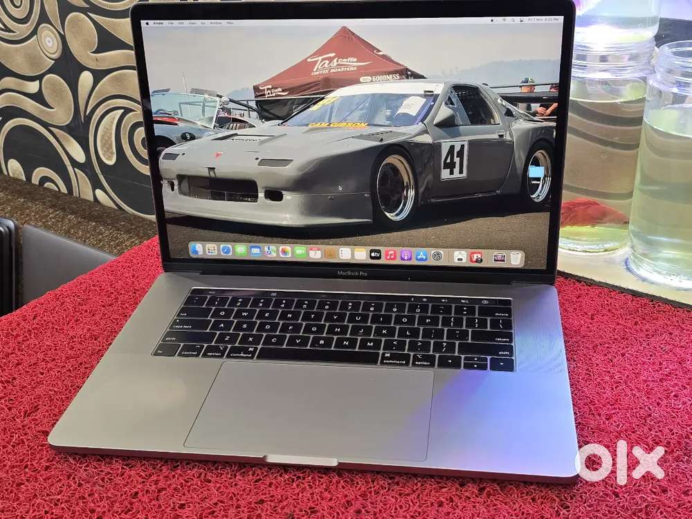 Apple Macbook Pro i7/16/256gb SSD 5.5gb Graphics 15inch Retina Display