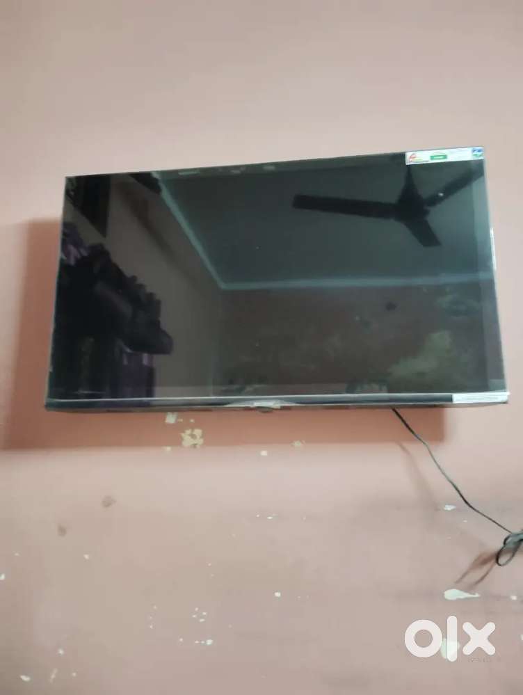 Samsung TV LCD 43 inch 7 month old
